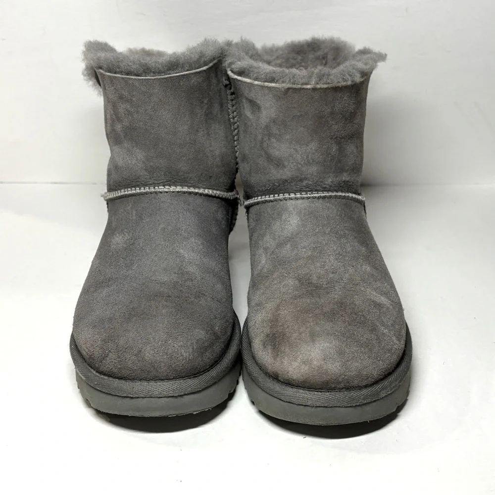 UGG Mini Bailey‎ Bow II Boots Women Size 7 Grey Good Suede Ankle 1016501