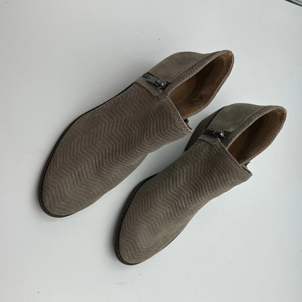 Lucky Brand Women's Suede Leather Gray Ankle Booties‎ Chevron Pattern Size 7.5M