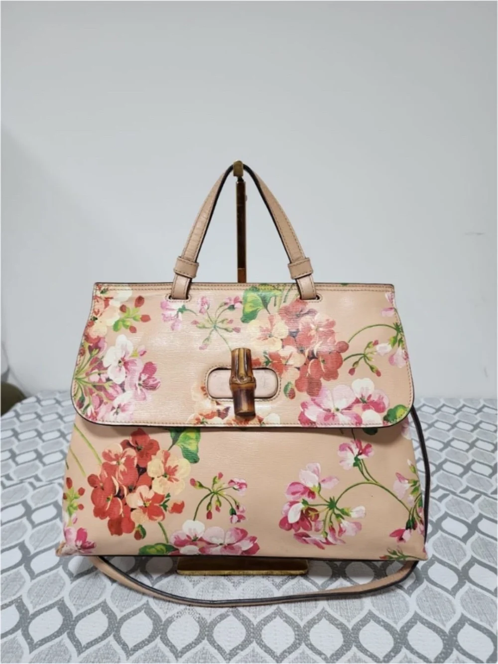 Authentic GUCCI Shangai Calfskin Blooms Print Small Bamboo Daily Top Handle Bag