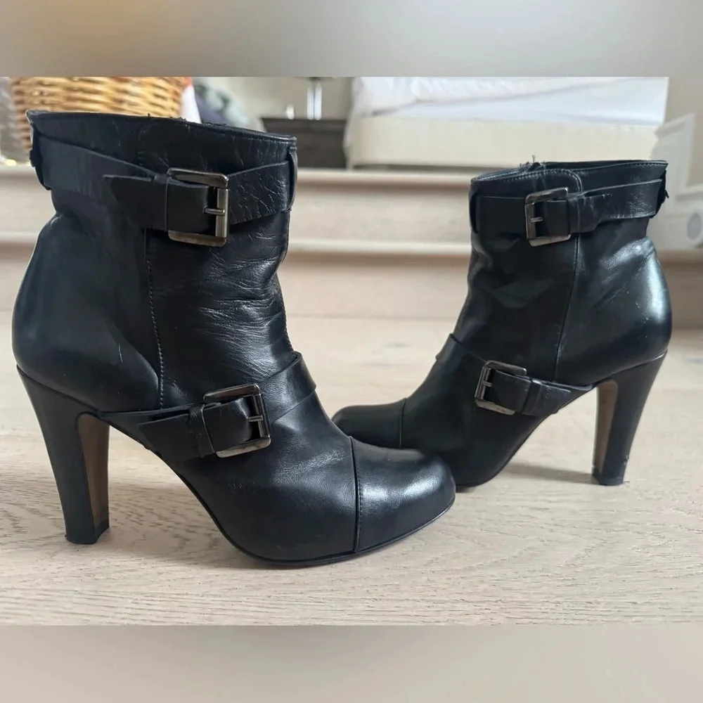 Seventy leather heeled booties size 37