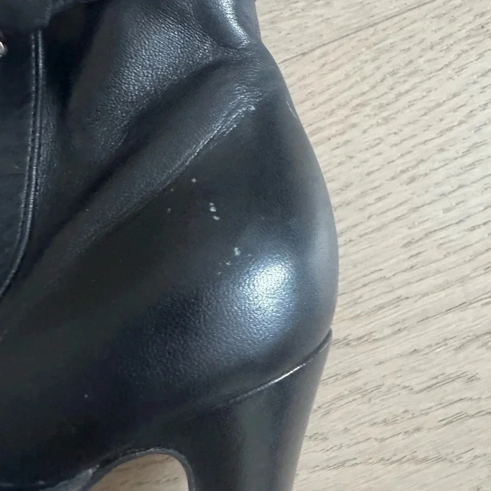 Seventy leather heeled booties size 37