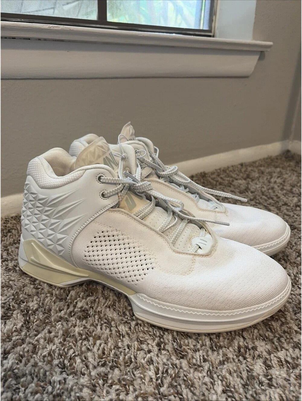 Brandblack crossover white