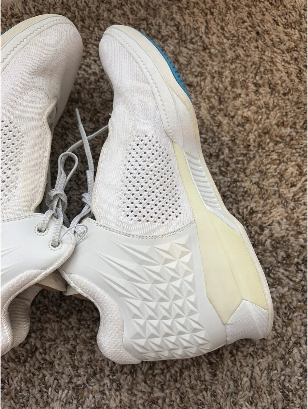 Brandblack crossover white