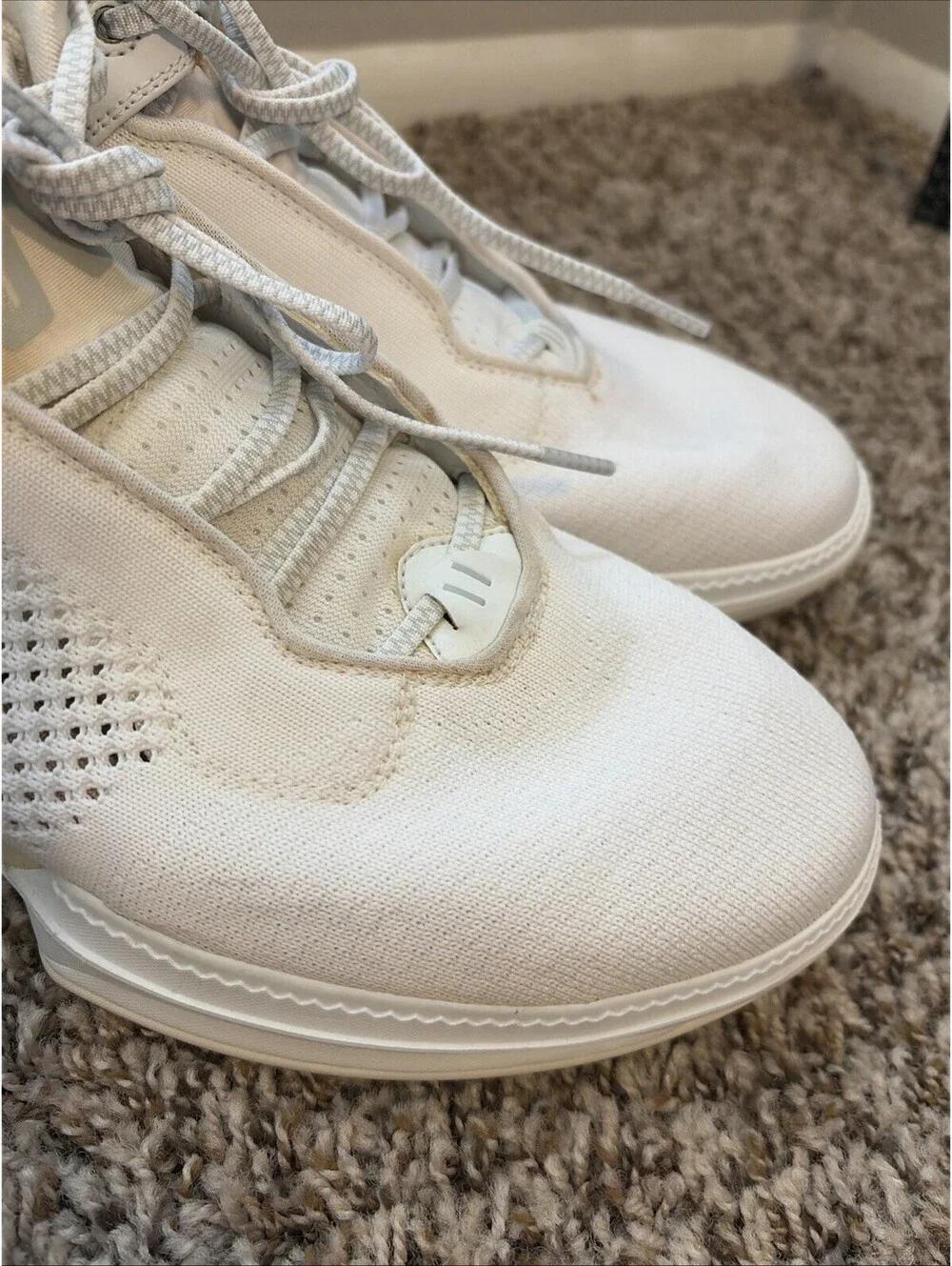 Brandblack crossover white