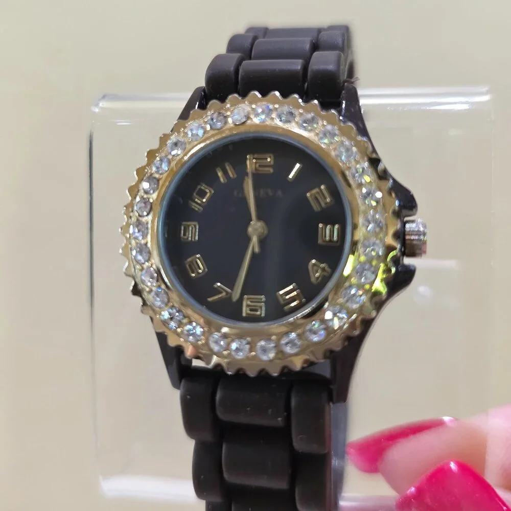 Geneva women gold
