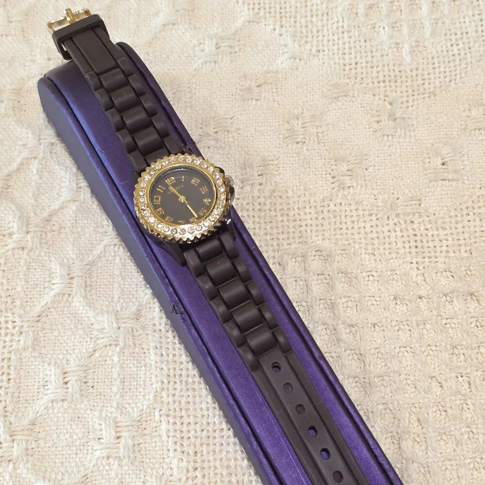 Geneva women gold