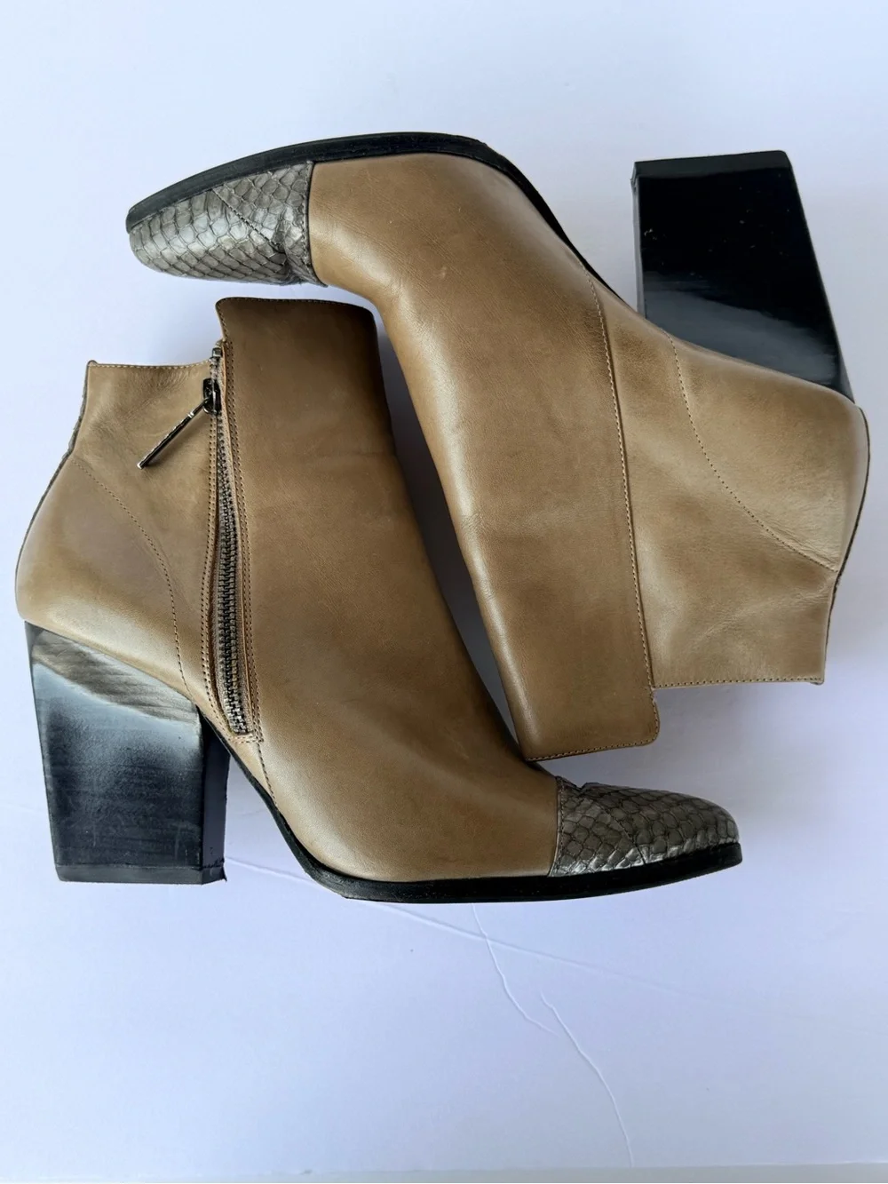 Donald J. Pliner chic taupe