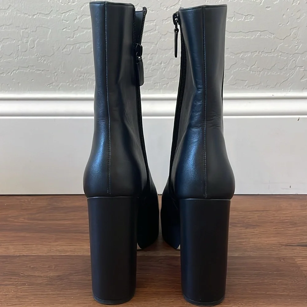 Stuart Weitzman new upper