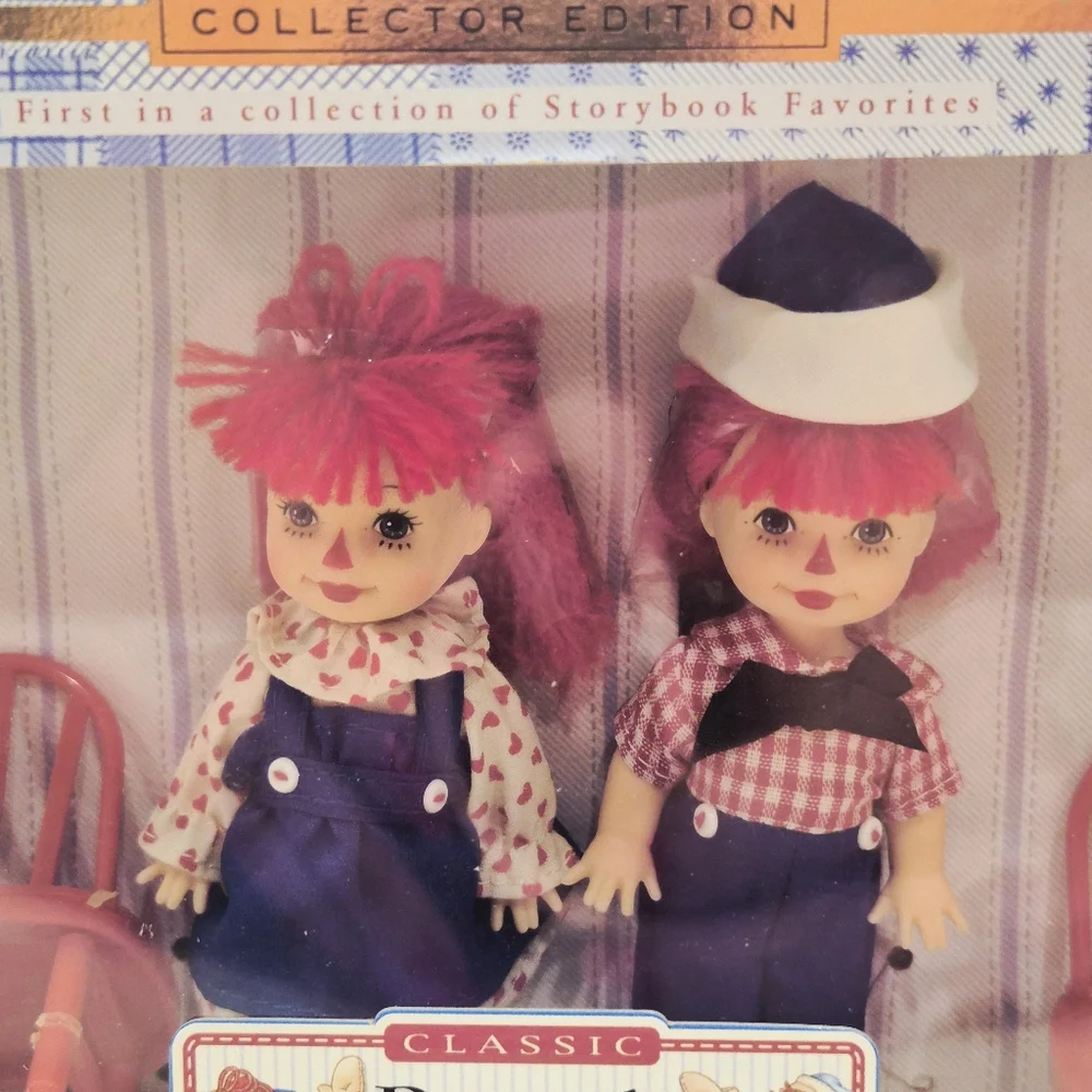 Barbie details collectibles 1999