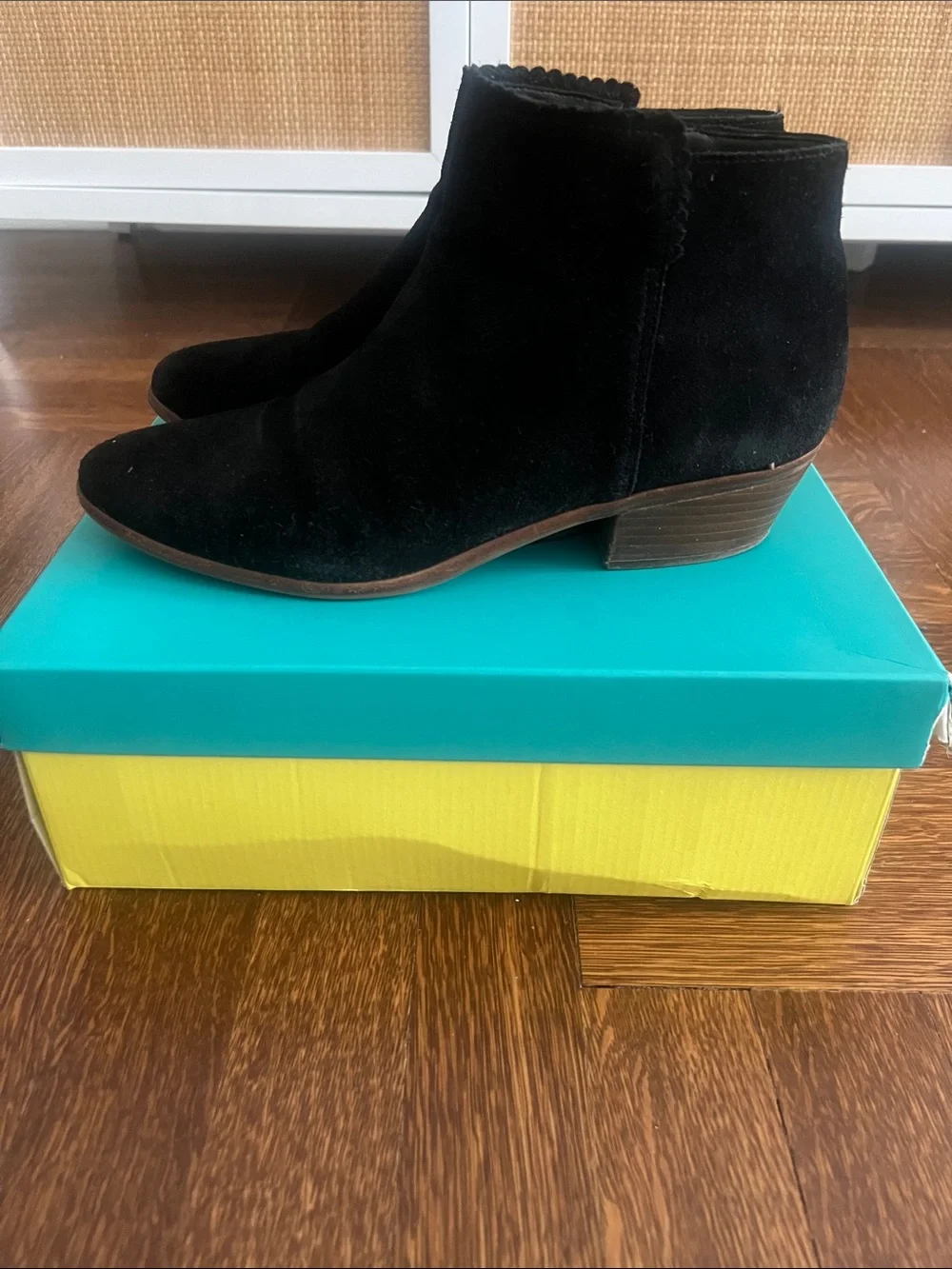 Jack Rogers Black Suede Bailee Scallop Suede Ankle Boot Size 10