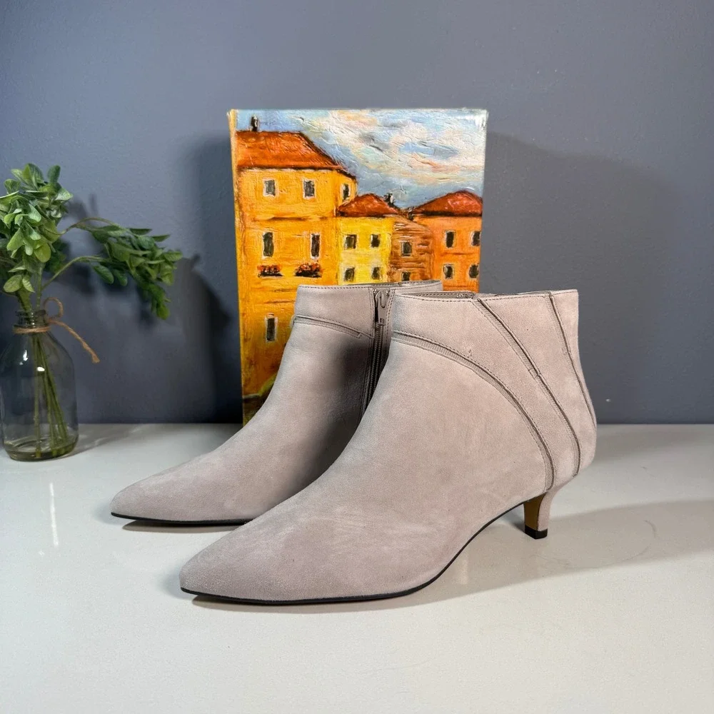 Bella Vita Light Taupe Leather Suede Pointed Toe Kitten Heel Ankle Boots Size 10