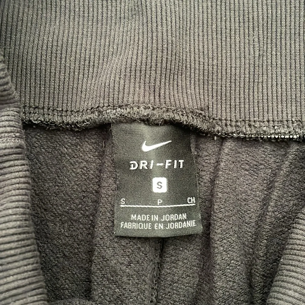 Nike small yoga