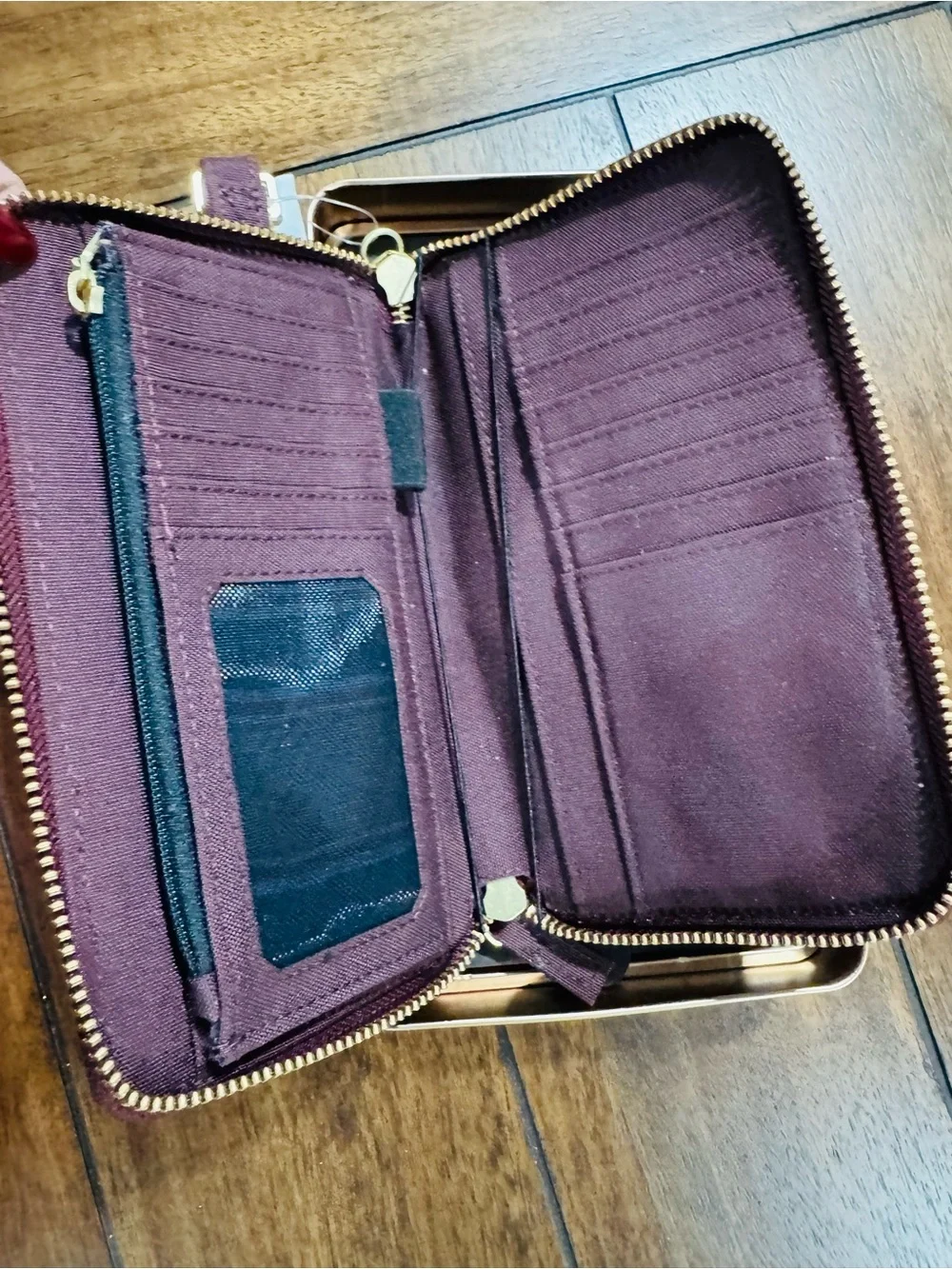 Carhartt compact zip