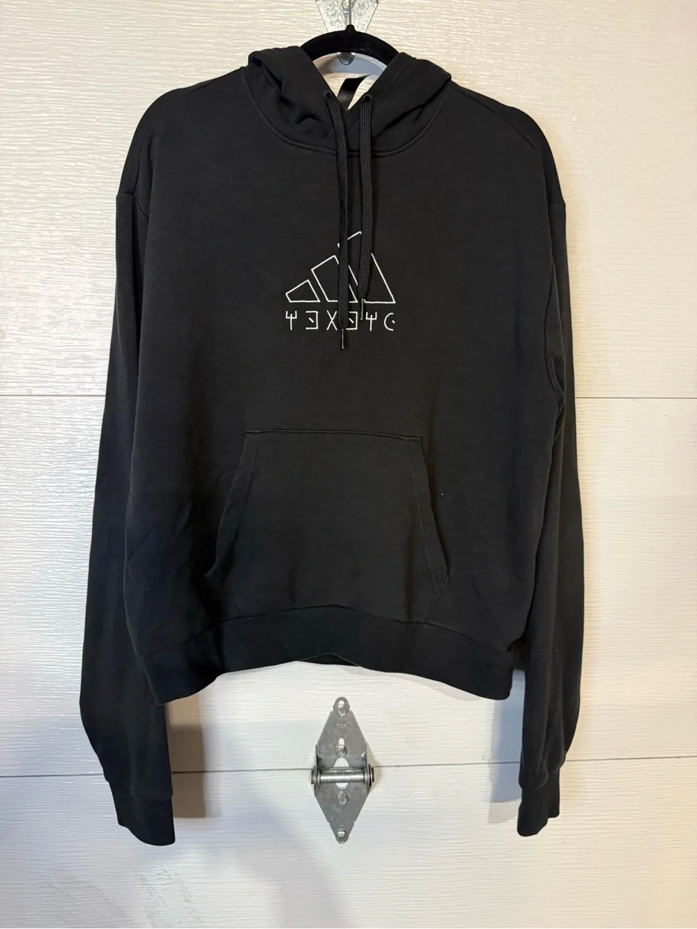 ADIDAS BLACK PANTHER MARVEL GRAPHIC HOODIE MEDIUM