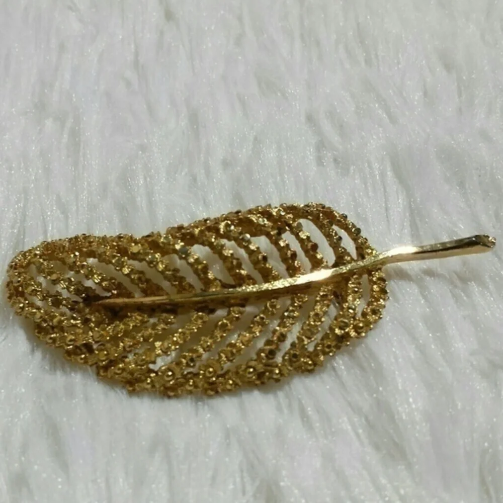 ☄Vintage BSK Gold Tone Leaf Brooch Pin