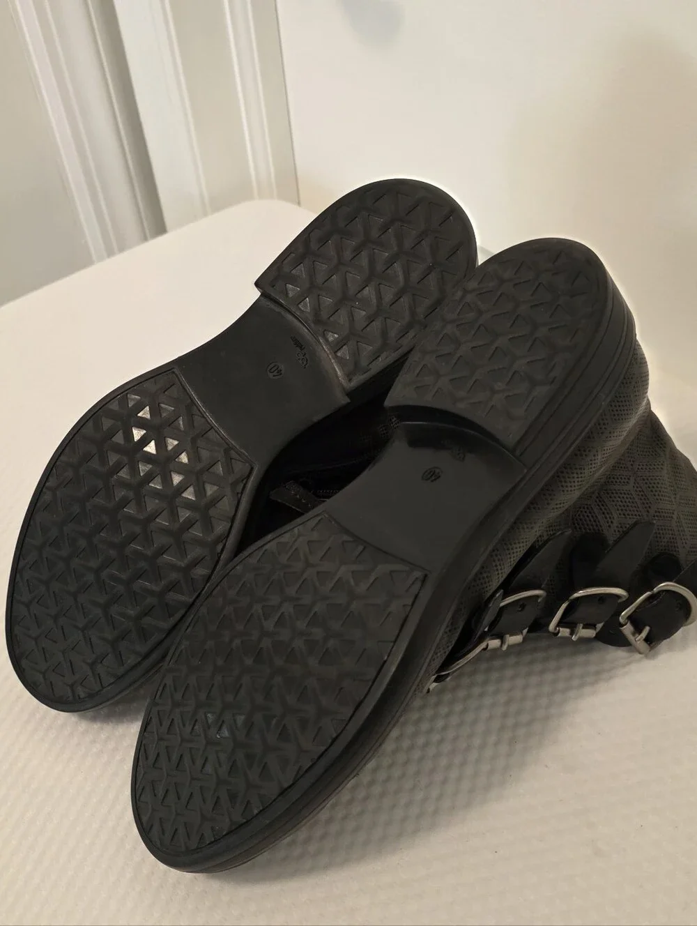 Miz Mooz Charcoal Grey Leather  Buckle Ankle Accent Zip Boots Size 40/9, Biker,