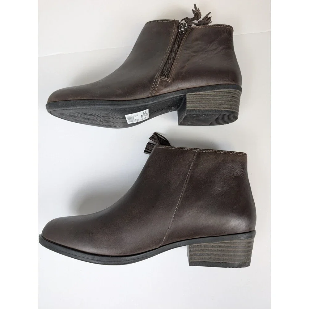 Clarks Addiy Terri Shoes Womens Size 6.5 M Brown Ankle Leather Bootie Tassel Zip