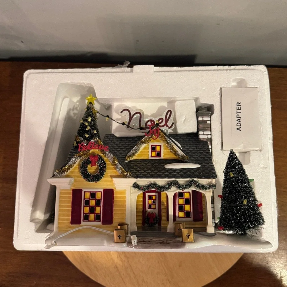Department 56 Noel House Snow Village Christmas Lane Lighted w/ Box Dept 56