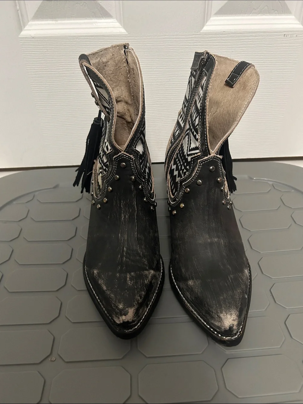 Corral distinctive ankle