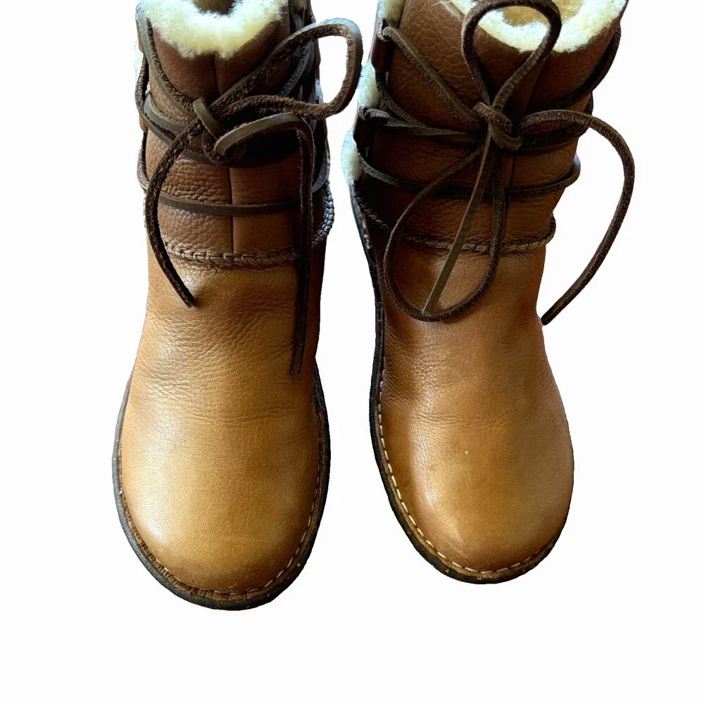 UGG caspia style