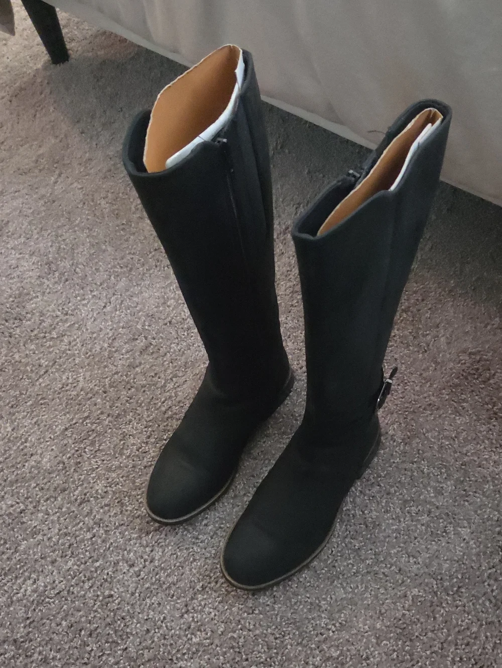 Clarks black knee