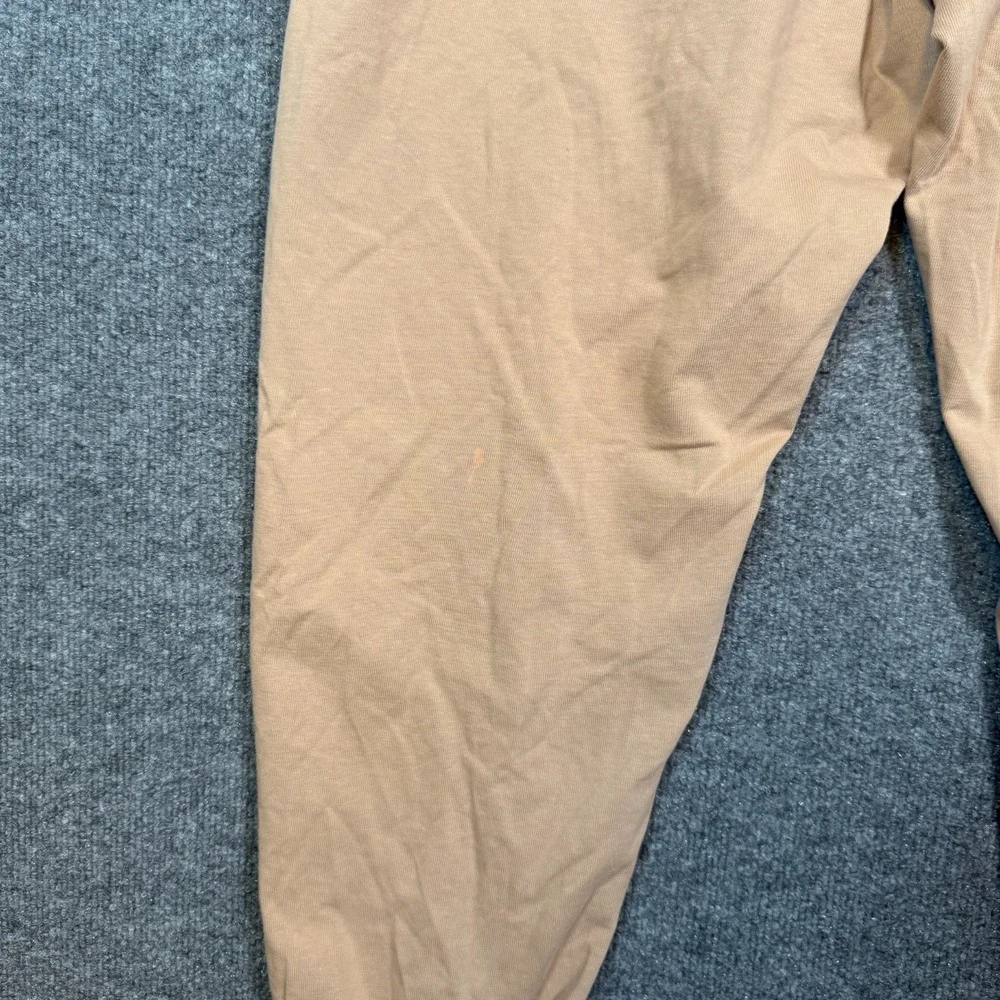 Nike 100% between