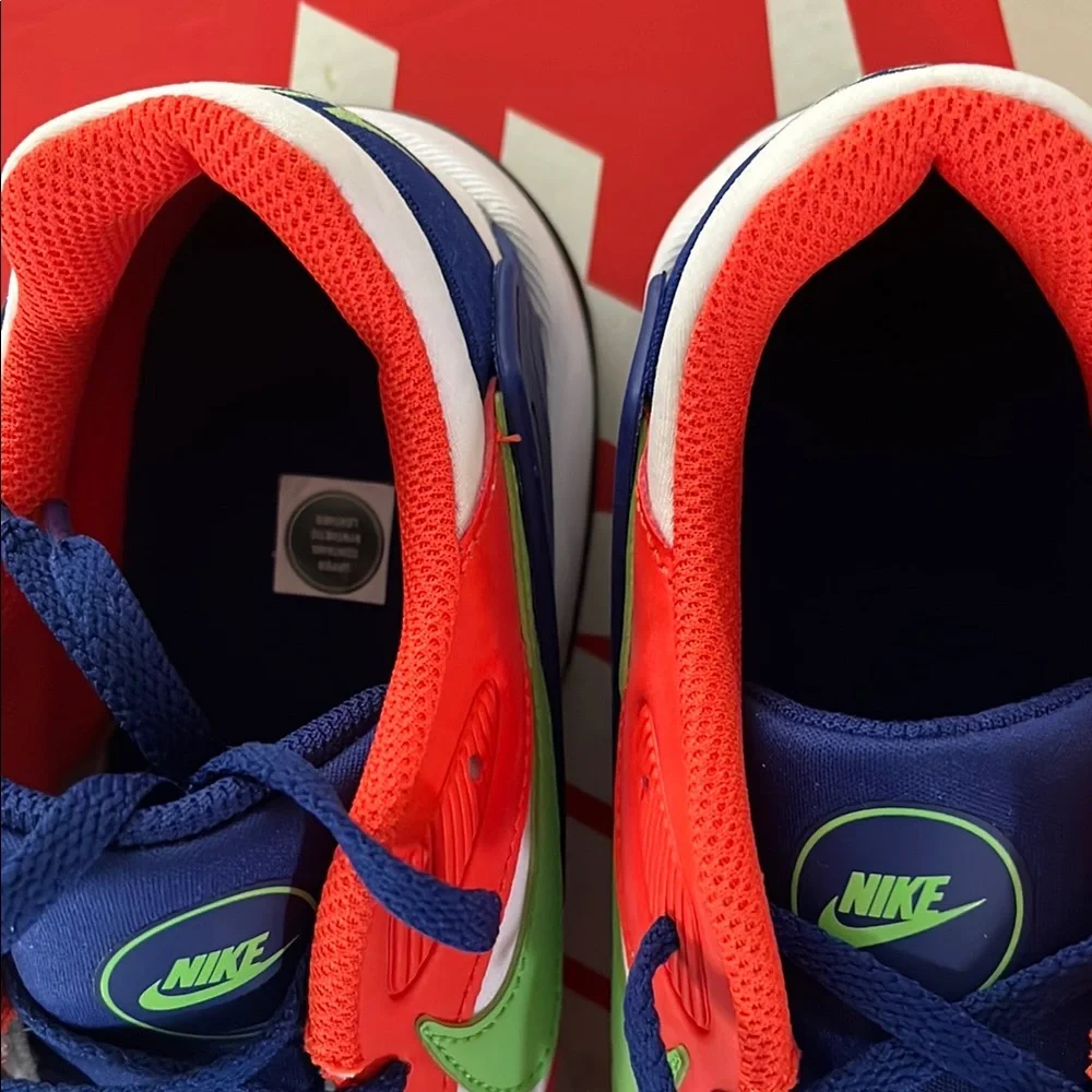 Nike LD victory (GS) Orange and Blue Sneakers with Sporty Silhouette Sz 6.5Y