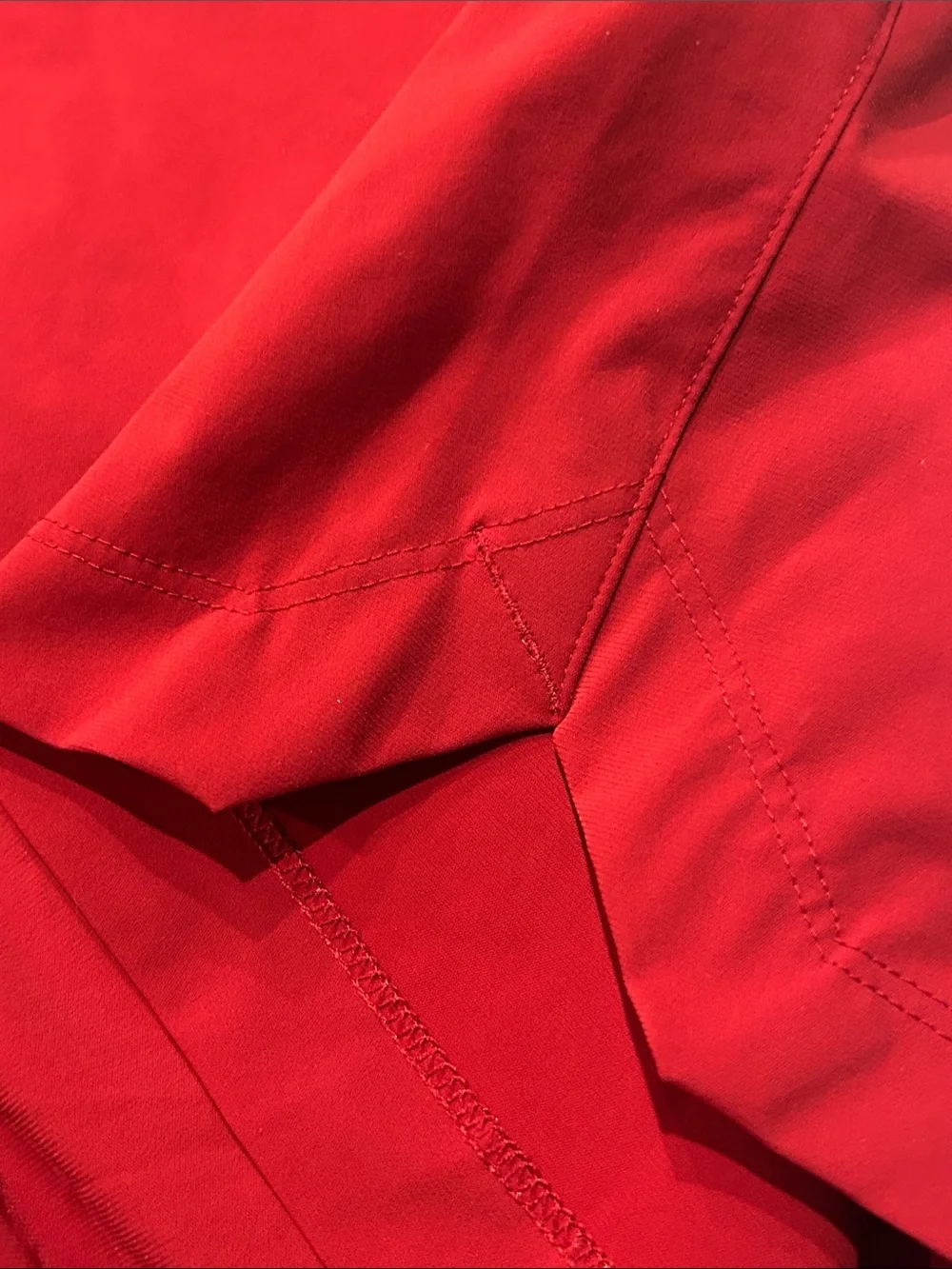 Fabletics The One Short Men's XL Red Holly Berry Athletic 5 inch Inseam Gym2Swim