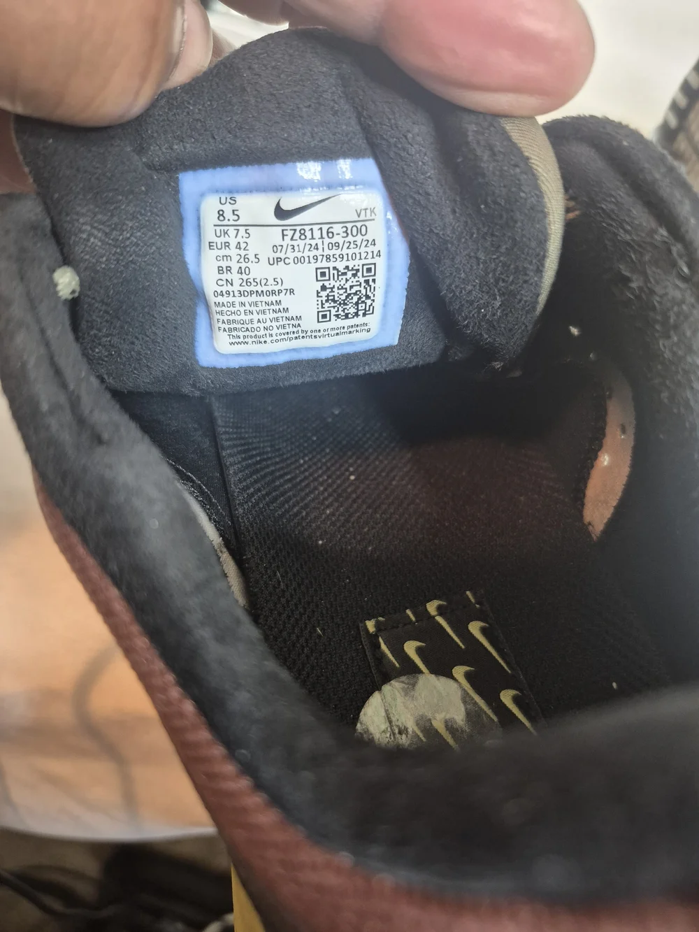 Nike Men Lunar Roam SE ’s Gray, Olive & Yellow Sneakers
