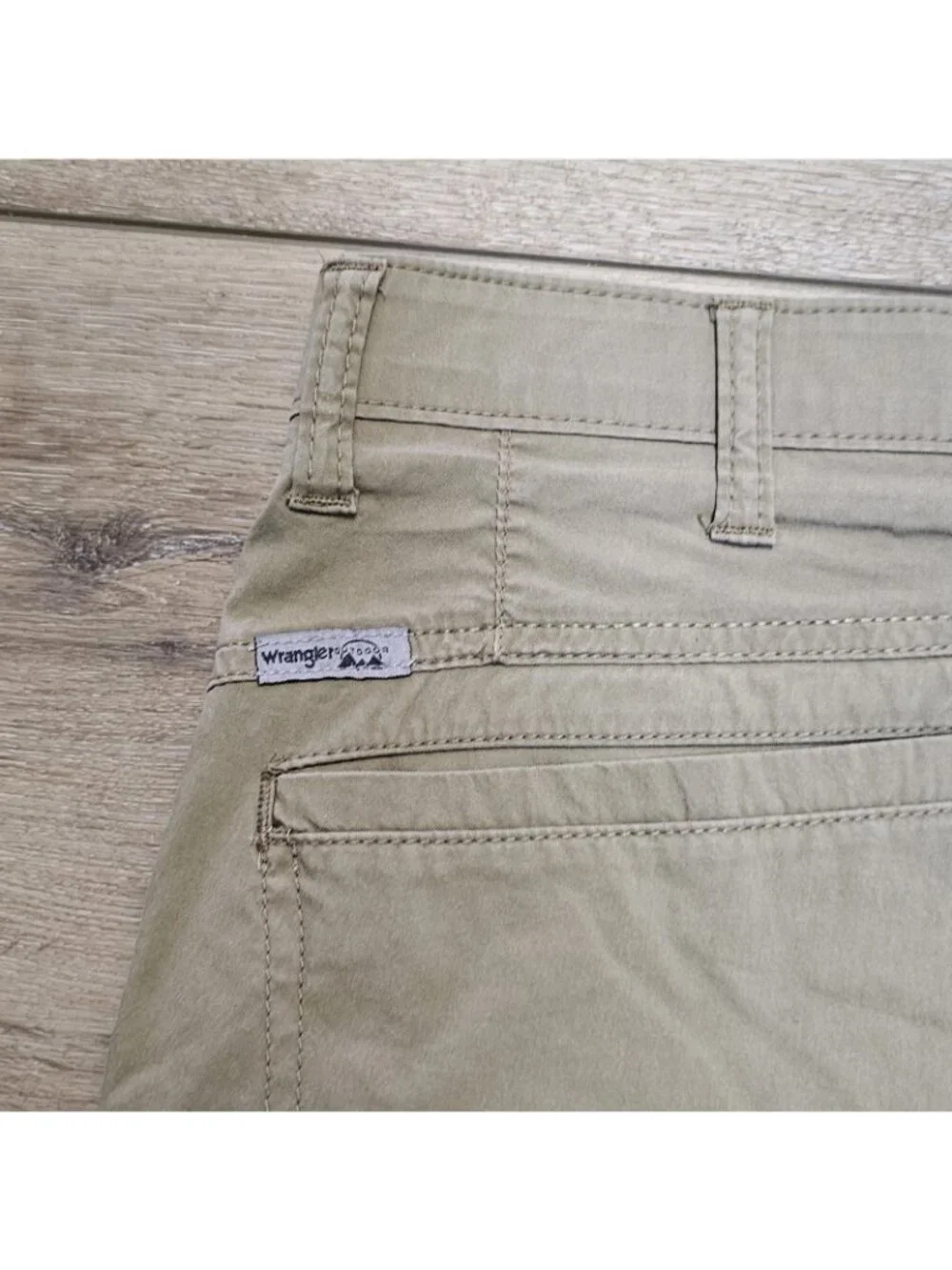 Wrangler Outdoor Shorts Mens Size 34 Beige Khaki Hiking Casual Comfort