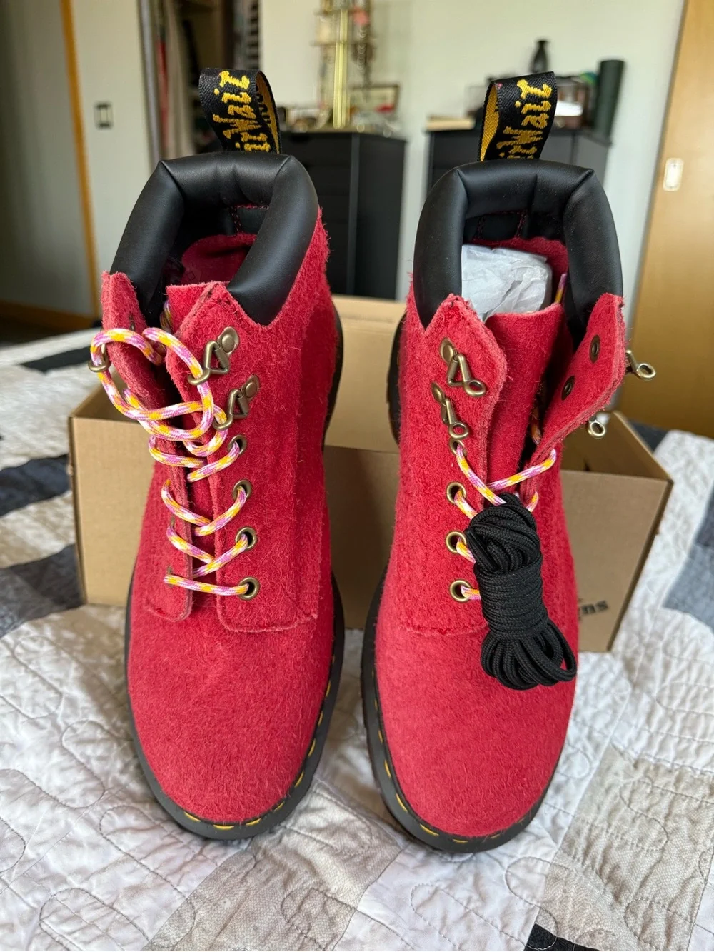 Dr. Martens stitching suede welt