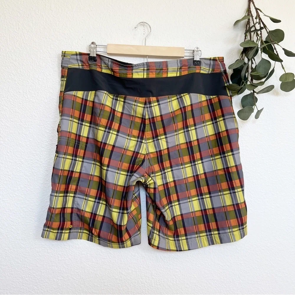The North Face- Men’s Plaid Board Shorts Size 38