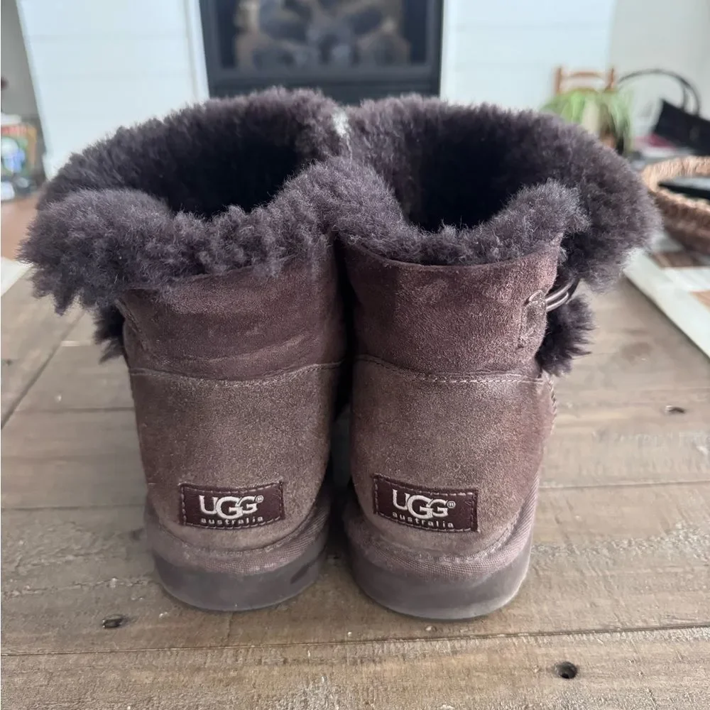 UGG bailey wear all