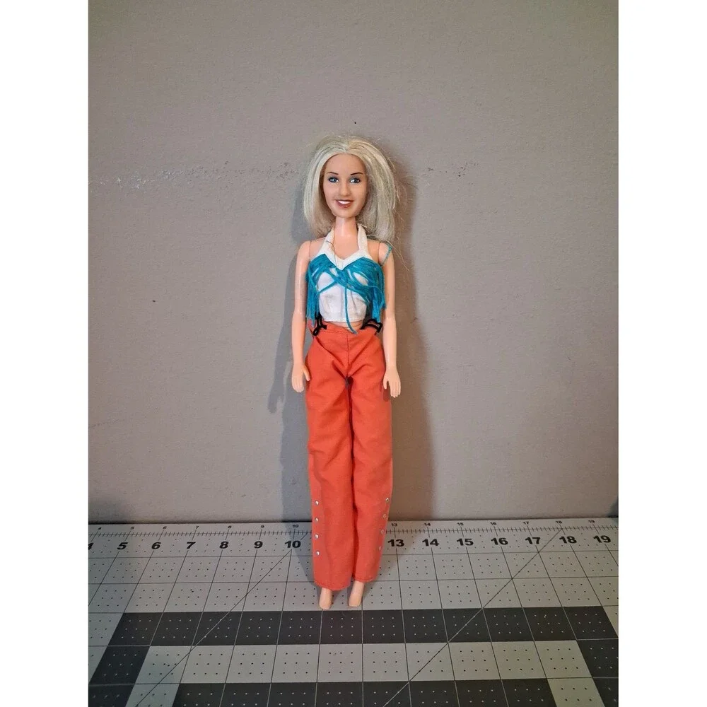 Christina Aguilera Doll incomplete