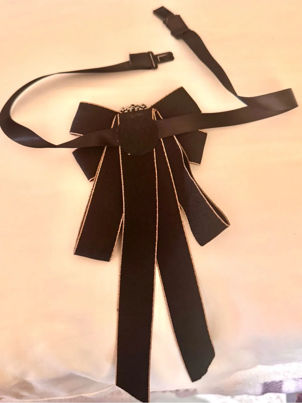 N/A crystal bow faceted