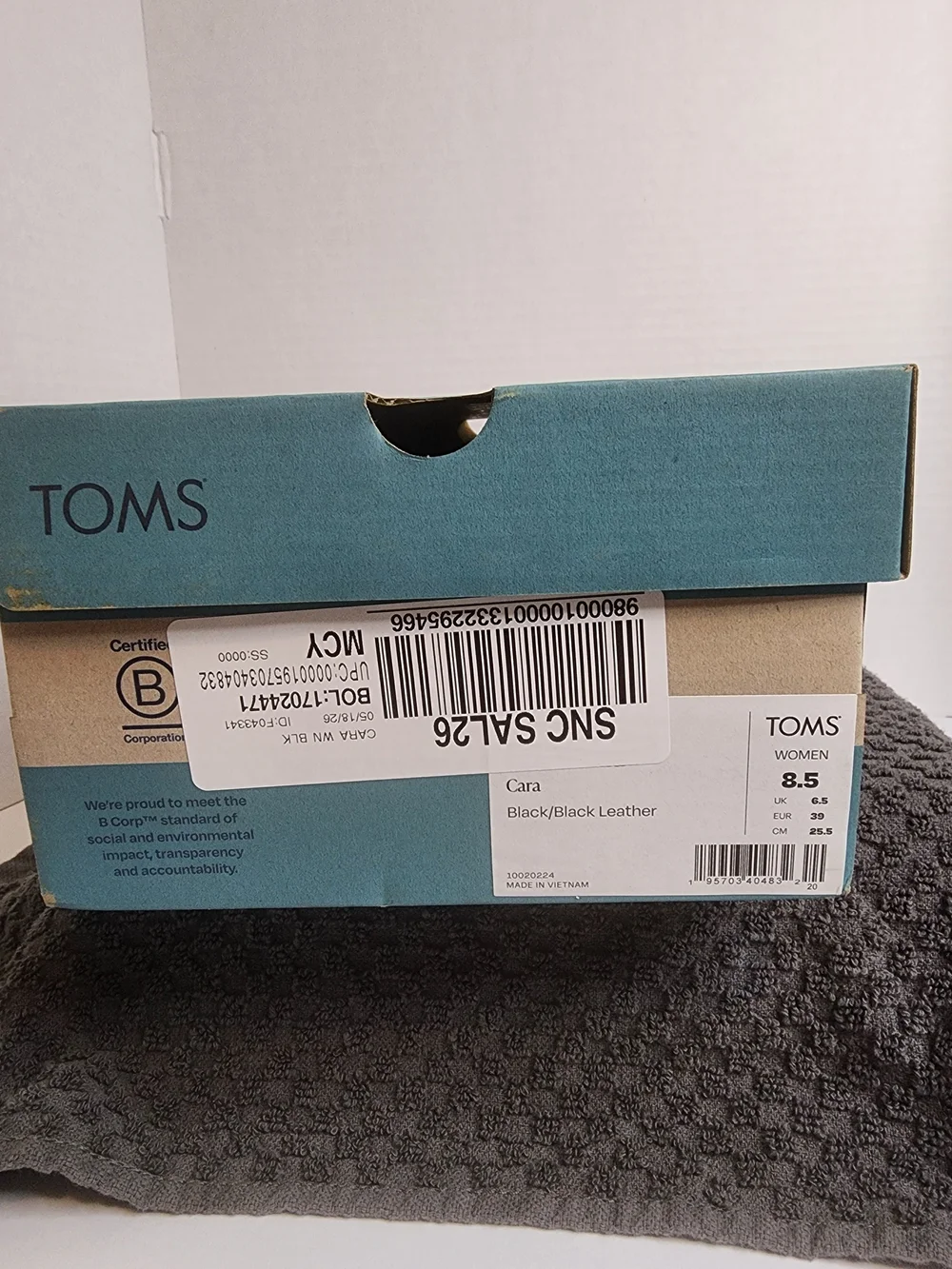 Toms Cara Black/Black Leather Platform Loafers.  NIB.  Women's Sz 8.5