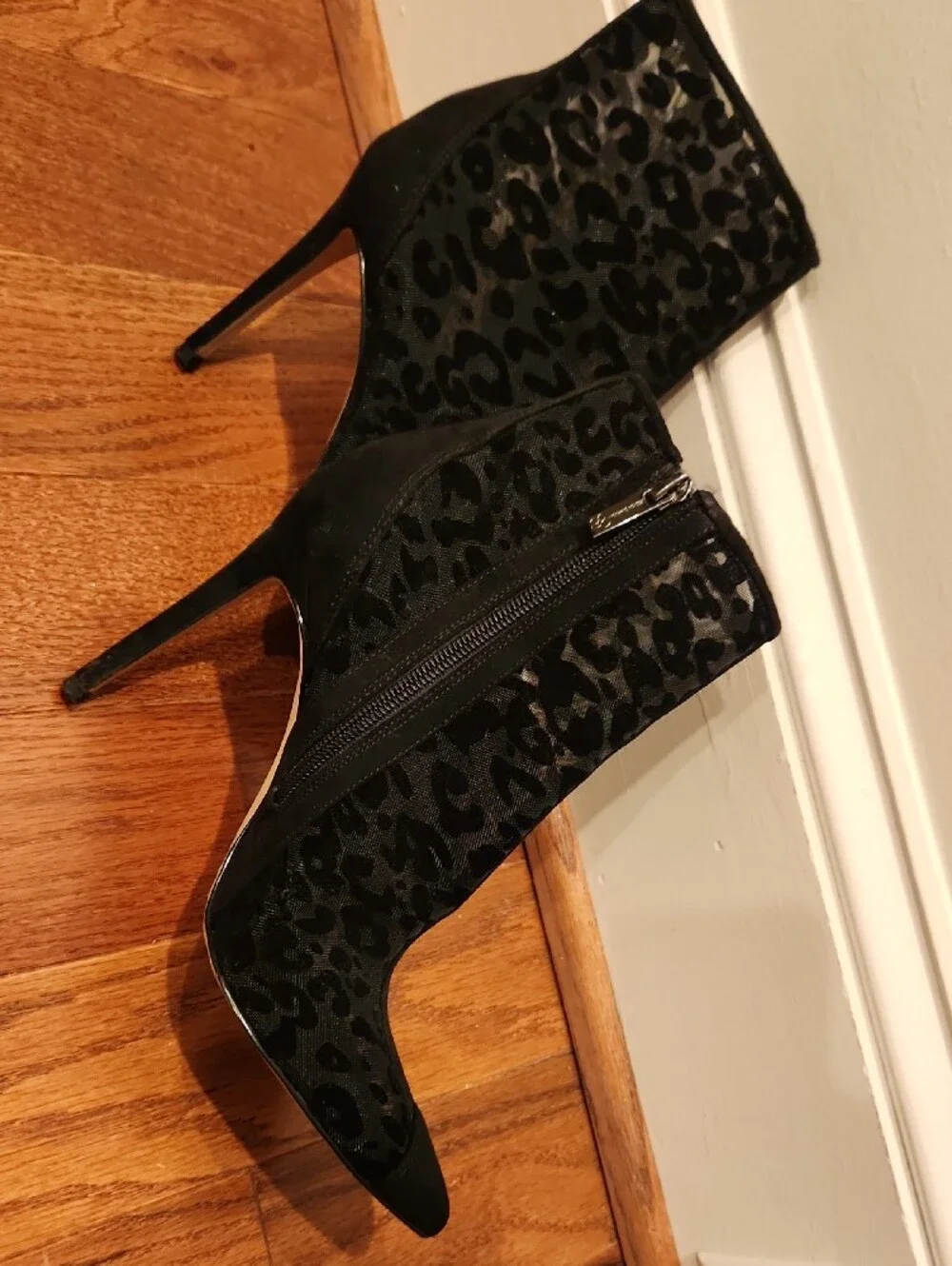 Jessica Simpson texture side versatile