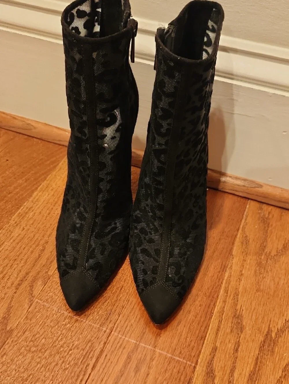 Jessica Simpson slim wear
