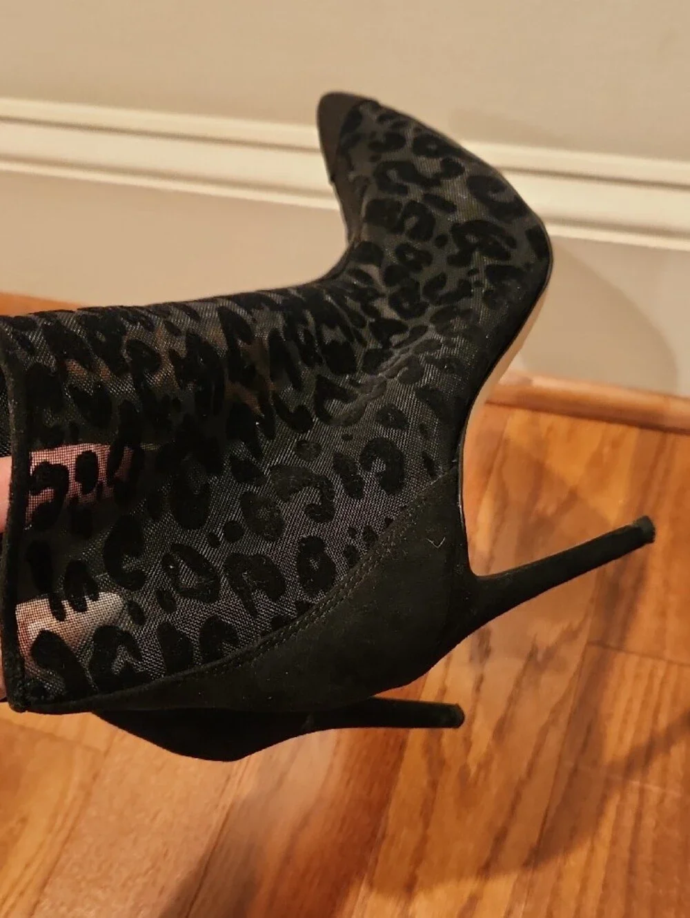 Jessica Simpson leopard toes high