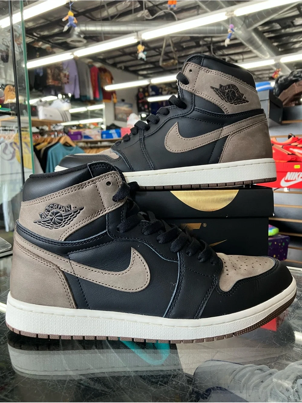Air Jordan 1 Retro High Palomino Size 9