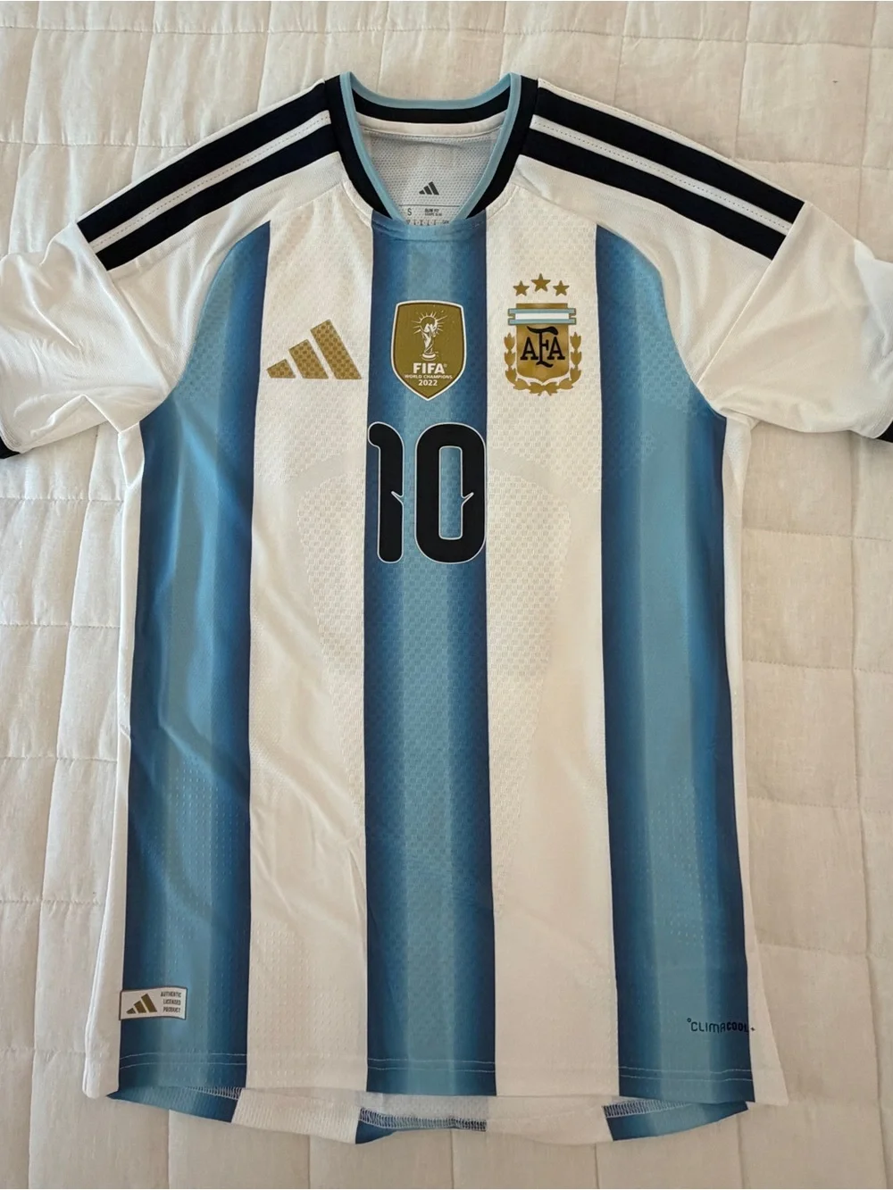 Adida’s Men’s Lionel Messe #10 Argentina 2026 FIFA WORLD CUP JERSEY -Small Slim