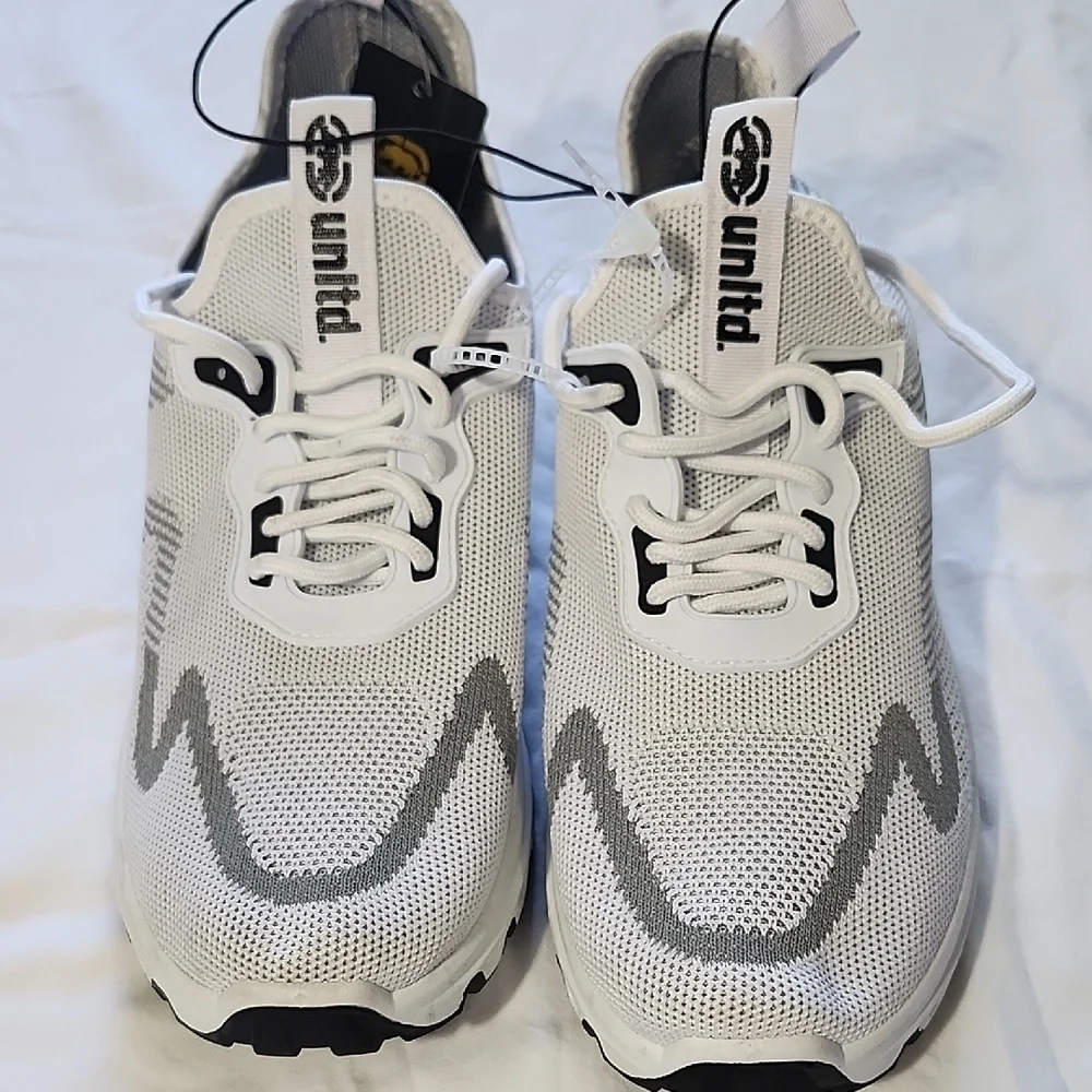 Ecko Unlimited sole feature