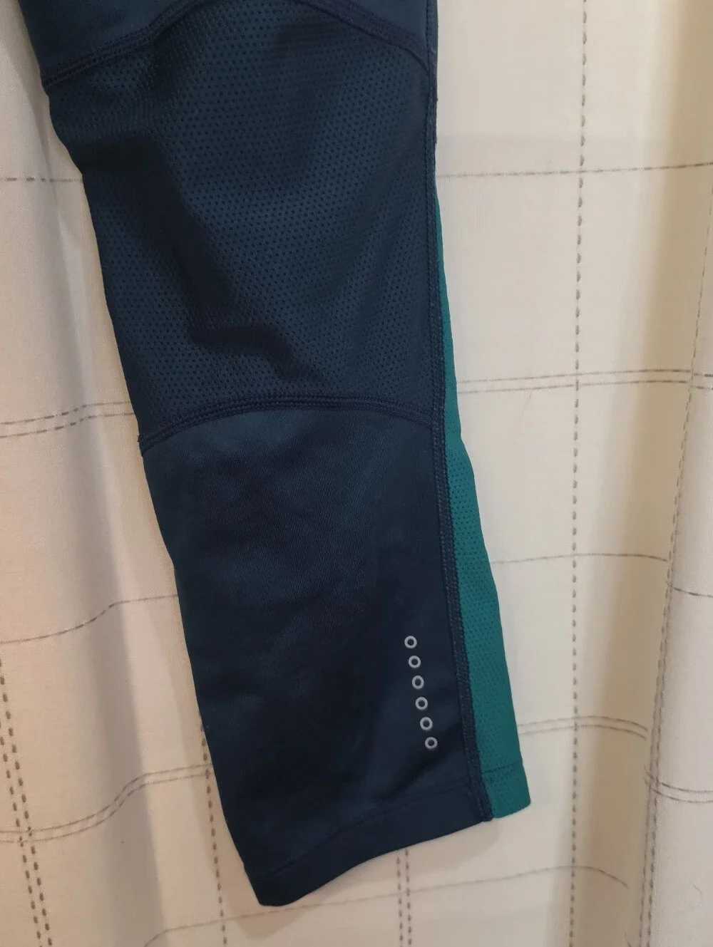 Nike retails light sweat
