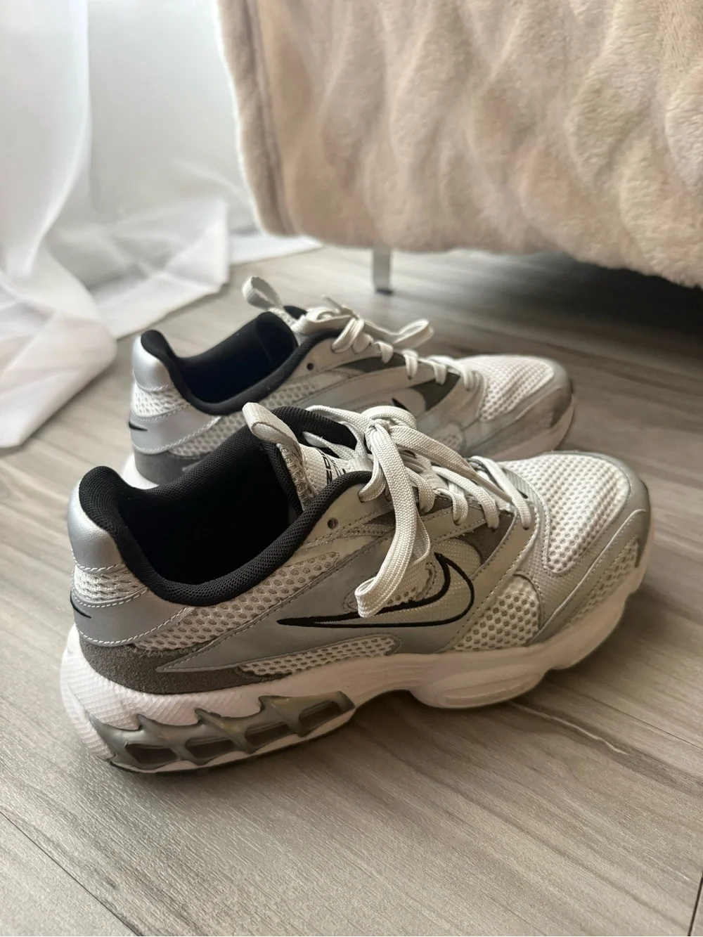 Nike Zoom Air Fire Photon Dust Metallic Silver Women's Size US 9 DR7852-001