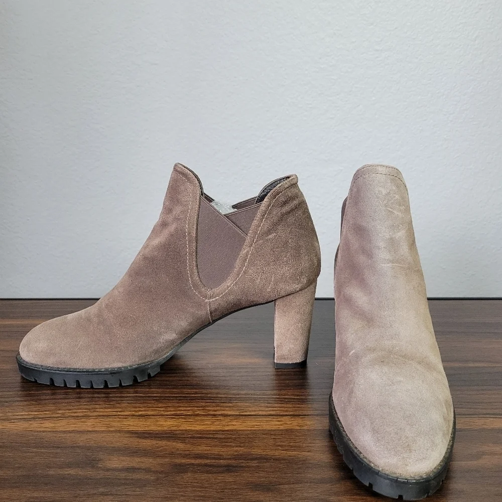 STUART WEITZMAN // grey taupe suede rugged rubber sole heeled ankle boots bootie