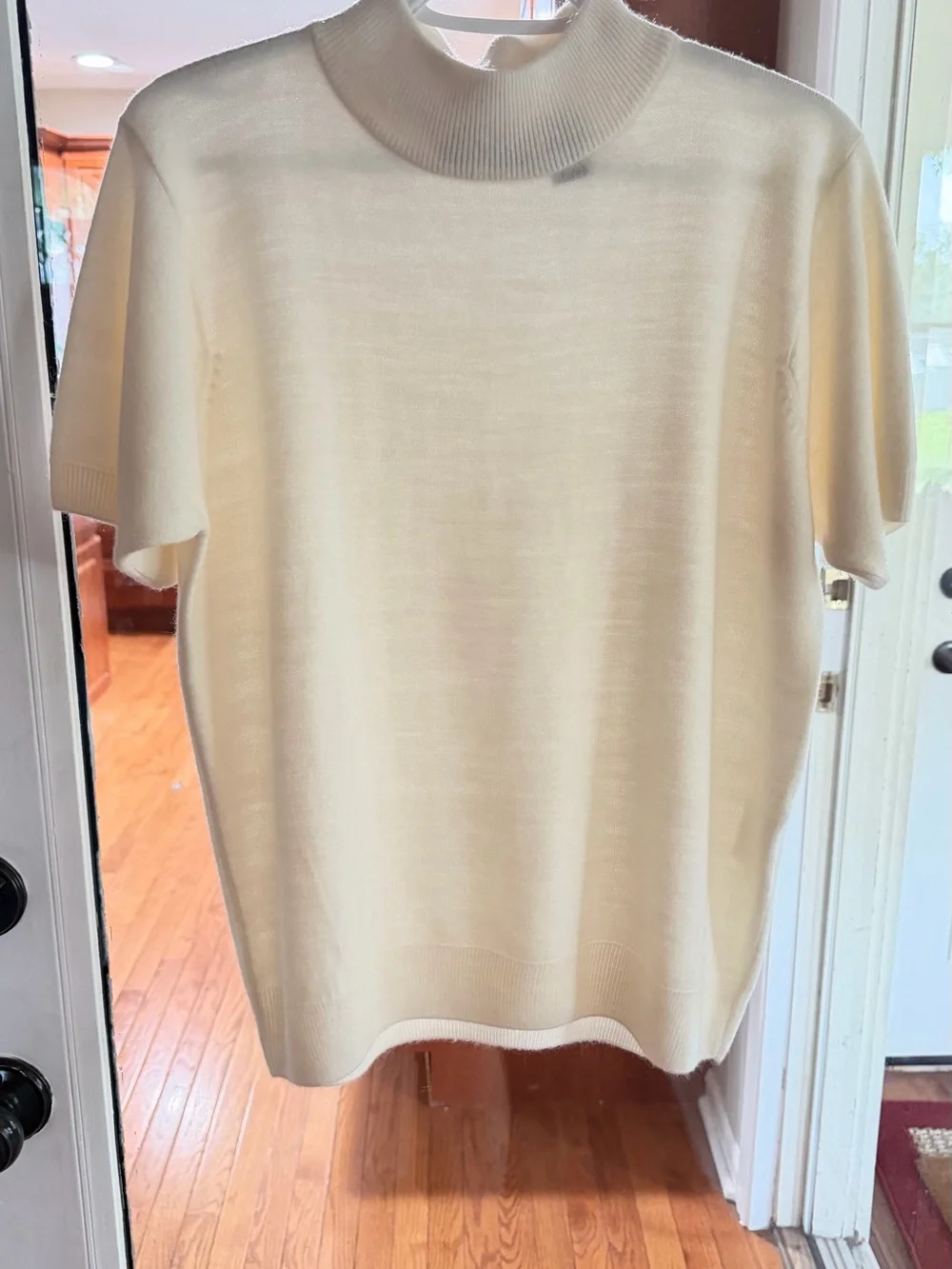 Vintage Cream TanJay Classic Sweater Size Medium