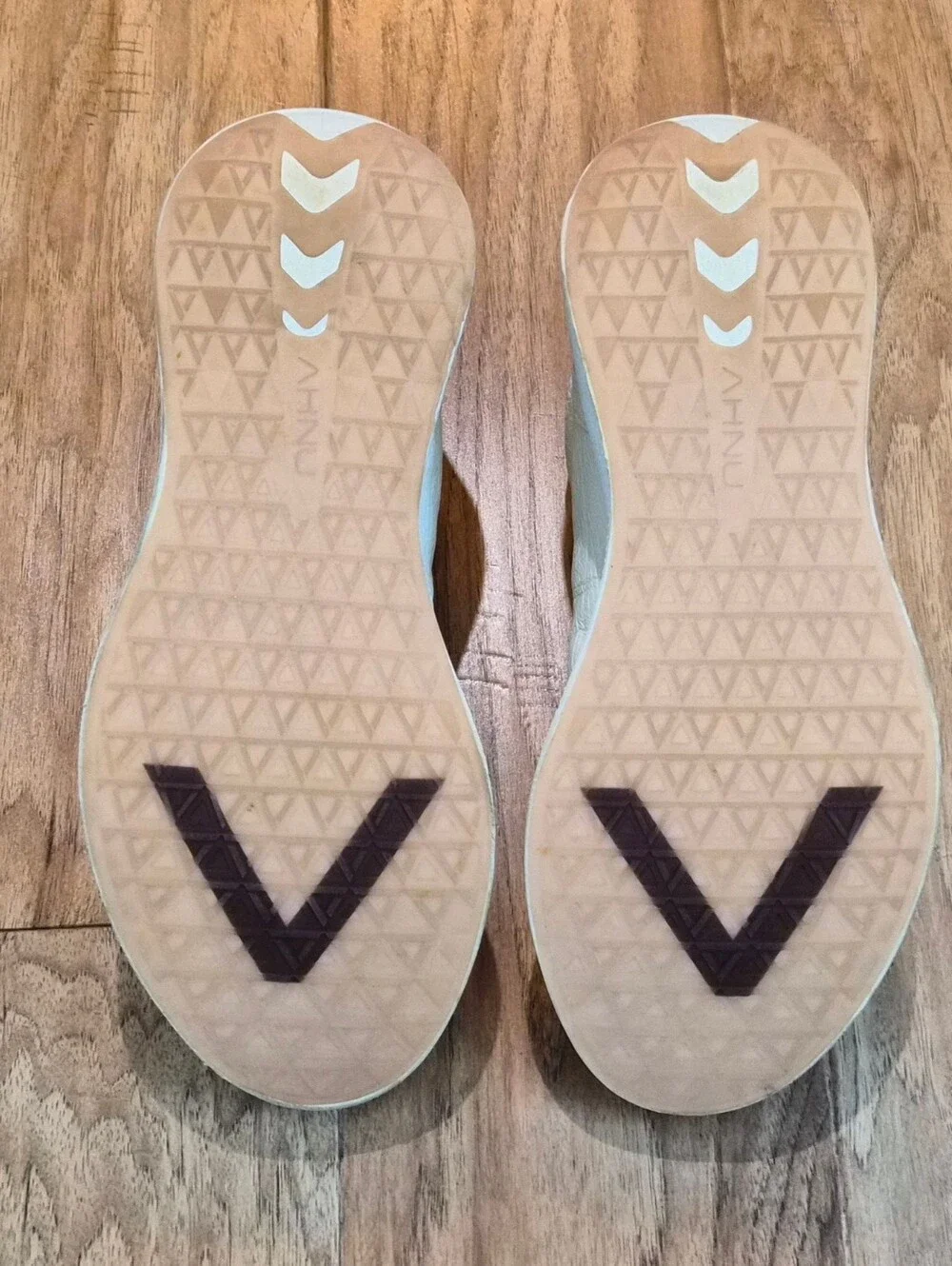 Ahnu premium casual