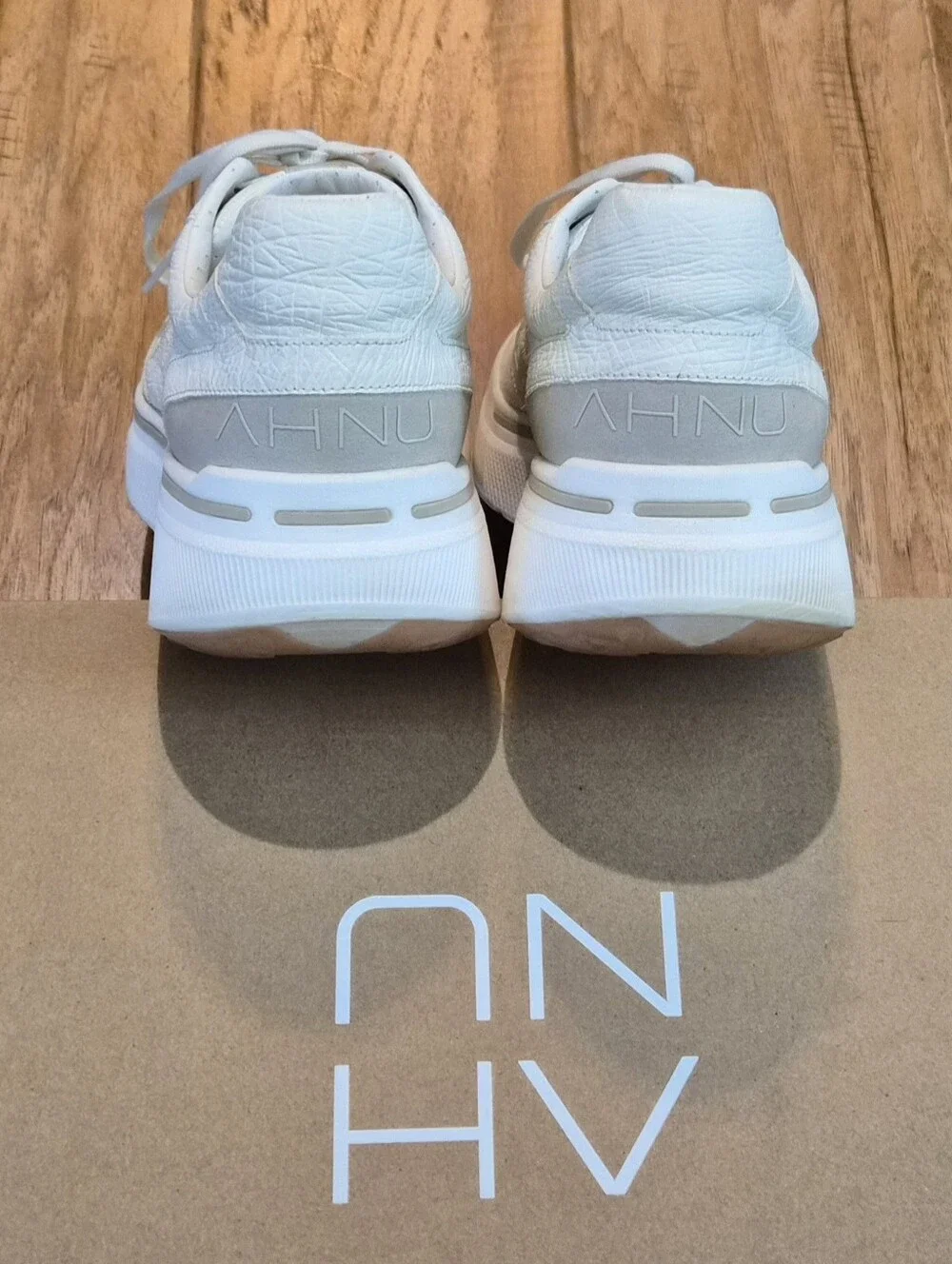 Ahnu premium casual