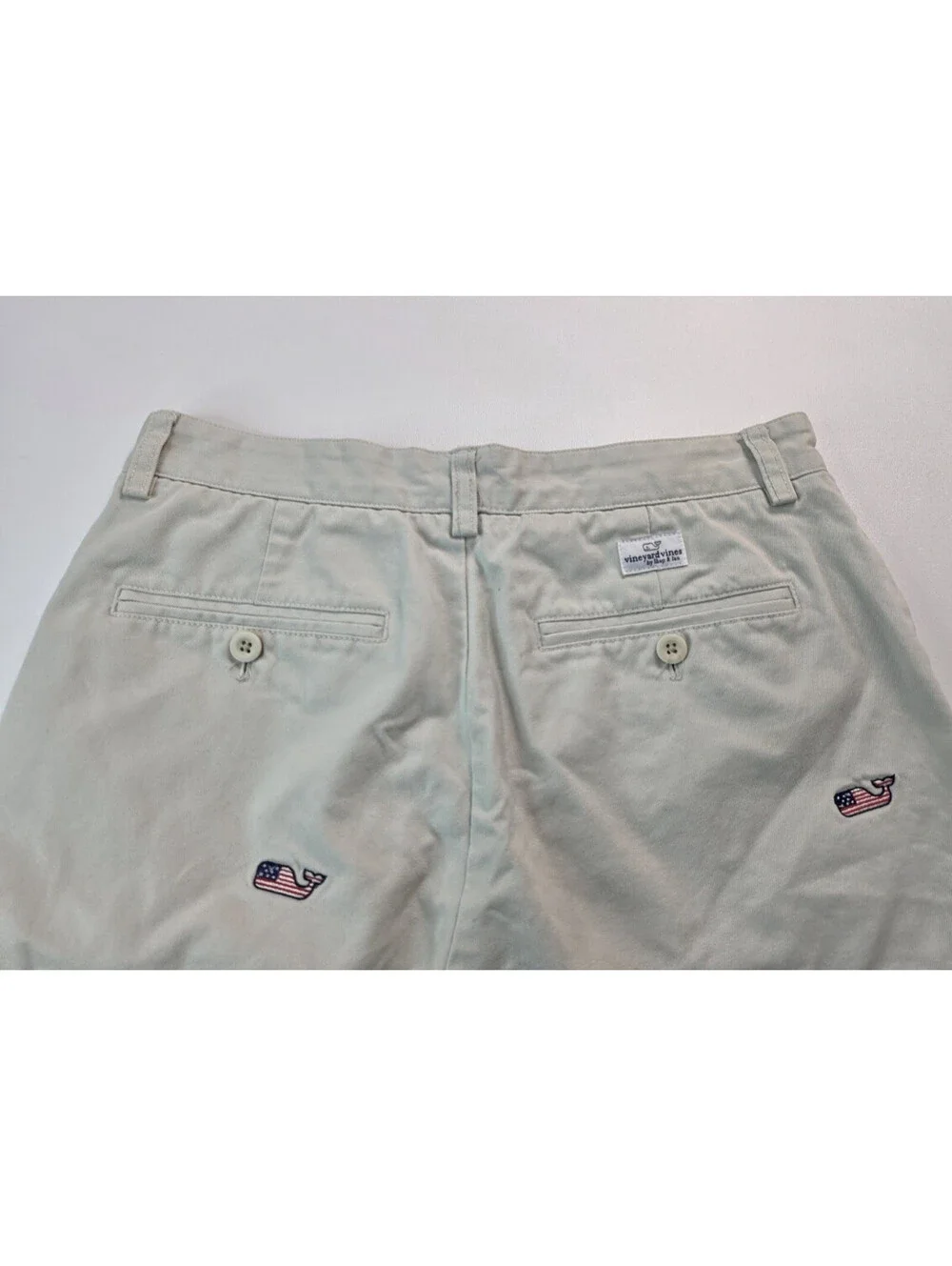 Vineyard Vines american closure