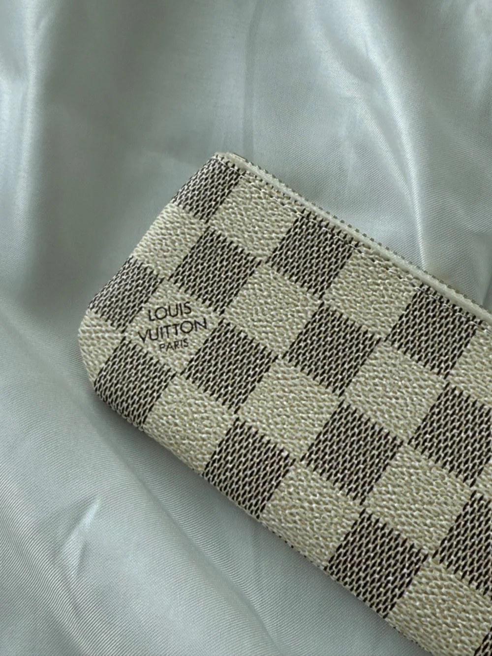 Louis Vuitton authentic louis